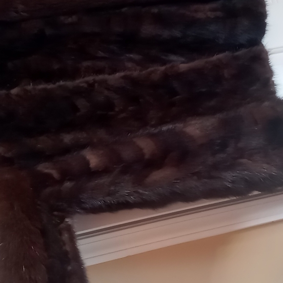 Mink/ Fox Short Jacket Size M/L - Picture 13 of 16